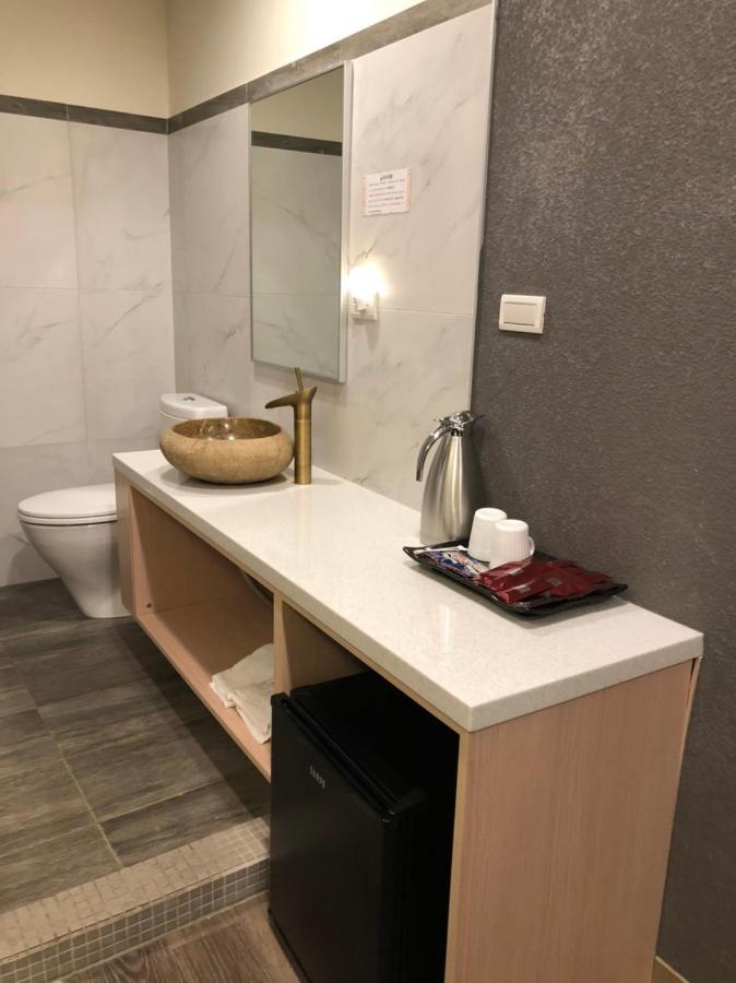 Yy Elleys Home Цзяосі Екстер'єр фото
